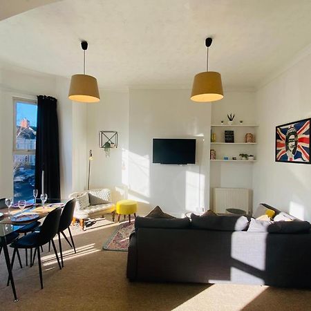 Unique Sea View Apartment Hastings Esterno foto