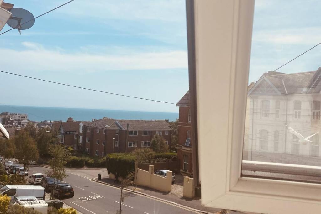 Unique Sea View Apartment Hastings Esterno foto