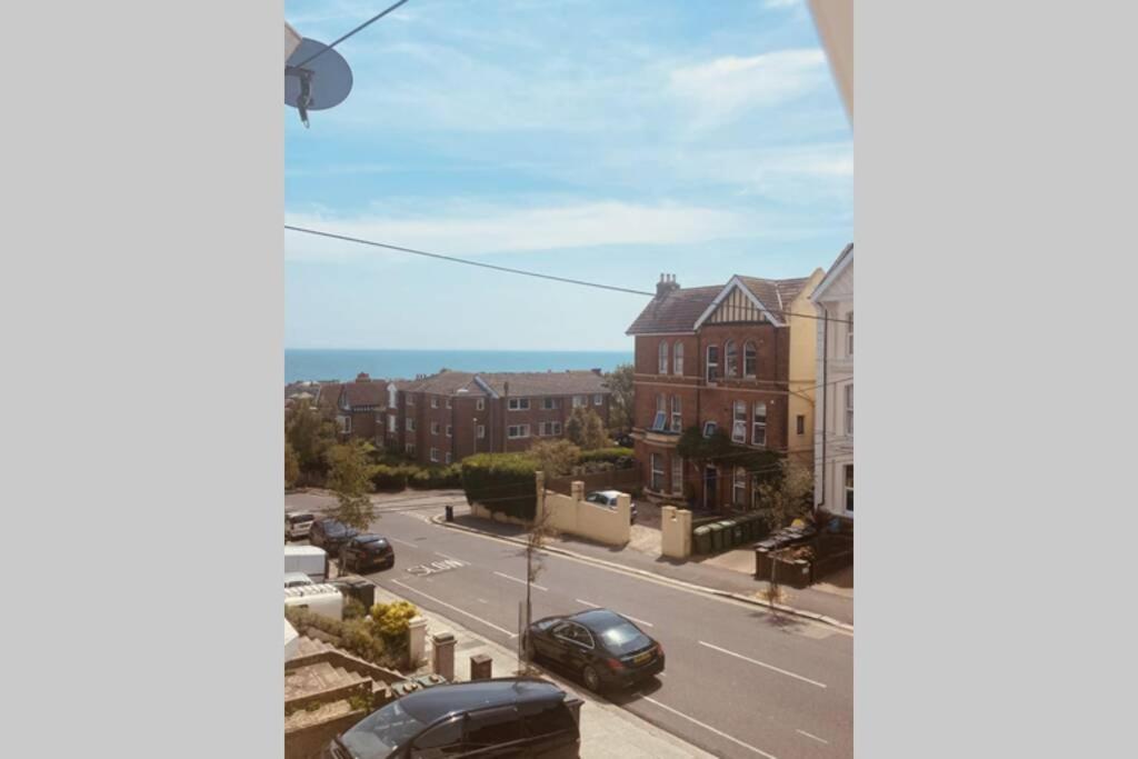 Unique Sea View Apartment Hastings Esterno foto