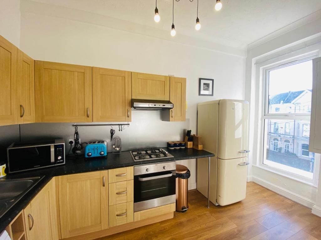 Unique Sea View Apartment Hastings Esterno foto