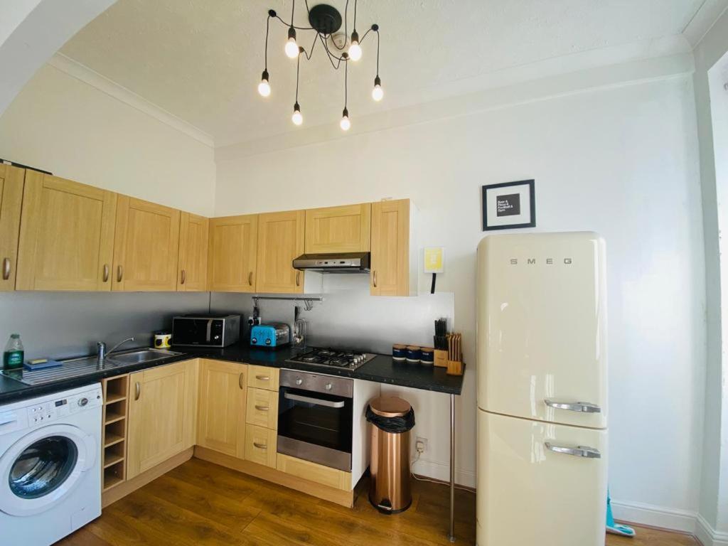 Unique Sea View Apartment Hastings Esterno foto
