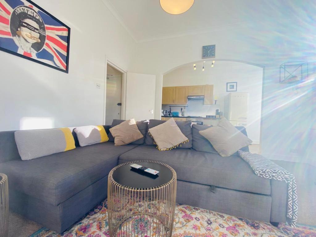 Unique Sea View Apartment Hastings Esterno foto